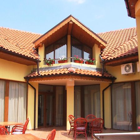 Hotel Queen Aydemir Luaran gambar